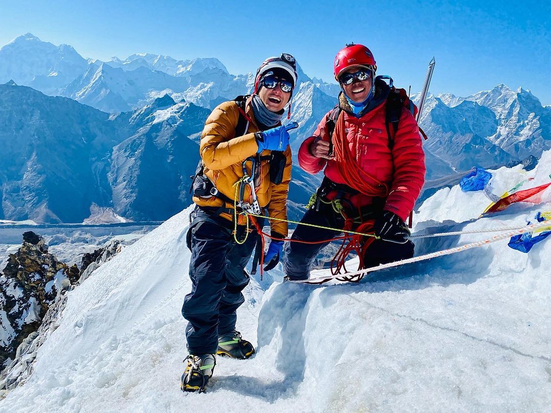 Himalayan Guides Private Everest Expedition 2009 team has been successful to scale Mt. Everest.