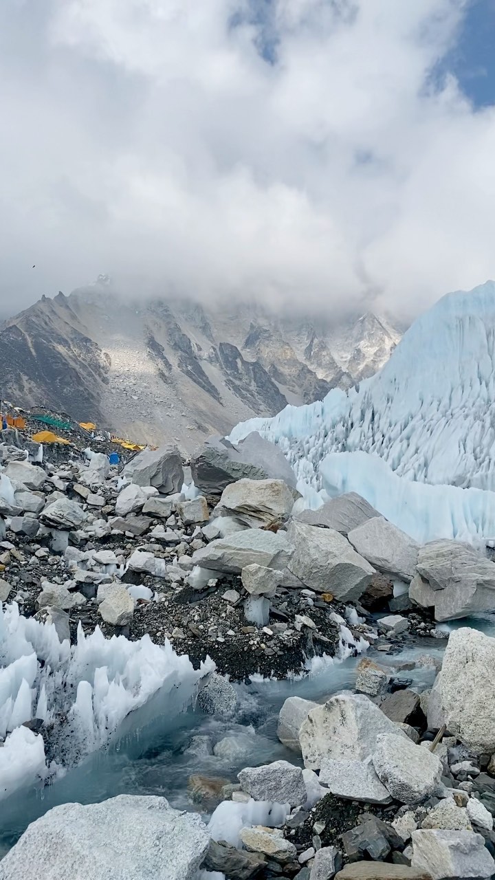 Everest base camp with Gokyo and Chola Expedition